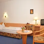 Lindenhof Pensionat 3*