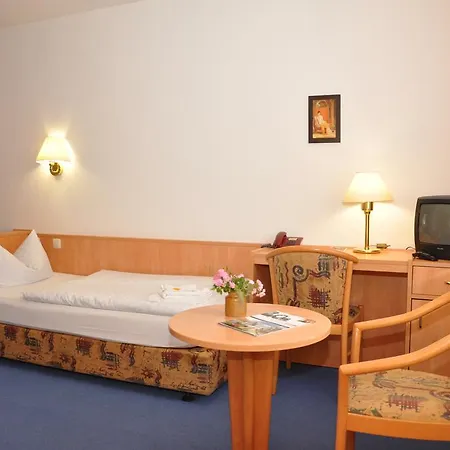 林登霍夫膳食公寓酒店 招待所 3*