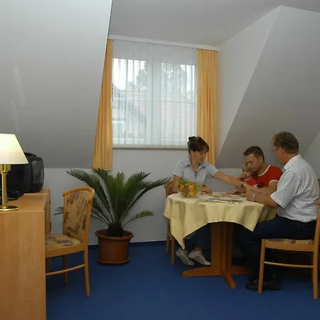 Pensionat Lindenhof 3*